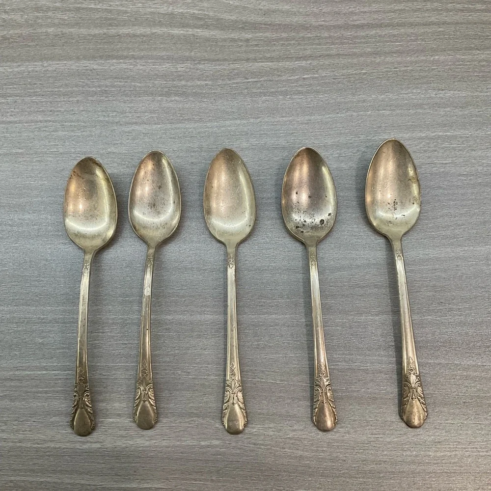 VINTAGE 5 SILVER PLATE TEASPOONS WILLIAM‎ ROGERS MFG CO